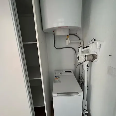 公寓 Climatise Avec Parking, Proche Et Commerces - Fr-1-837-99