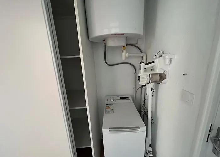 公寓 Climatise Avec Parking, Proche Et Commerces - Fr-1-837-99